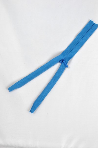 ZIP016  4號拉鏈 隱形拉鏈款式 單頭聚酯牙拉鏈 密尾拉鏈 不設單獨拉鍊訂購 後面照